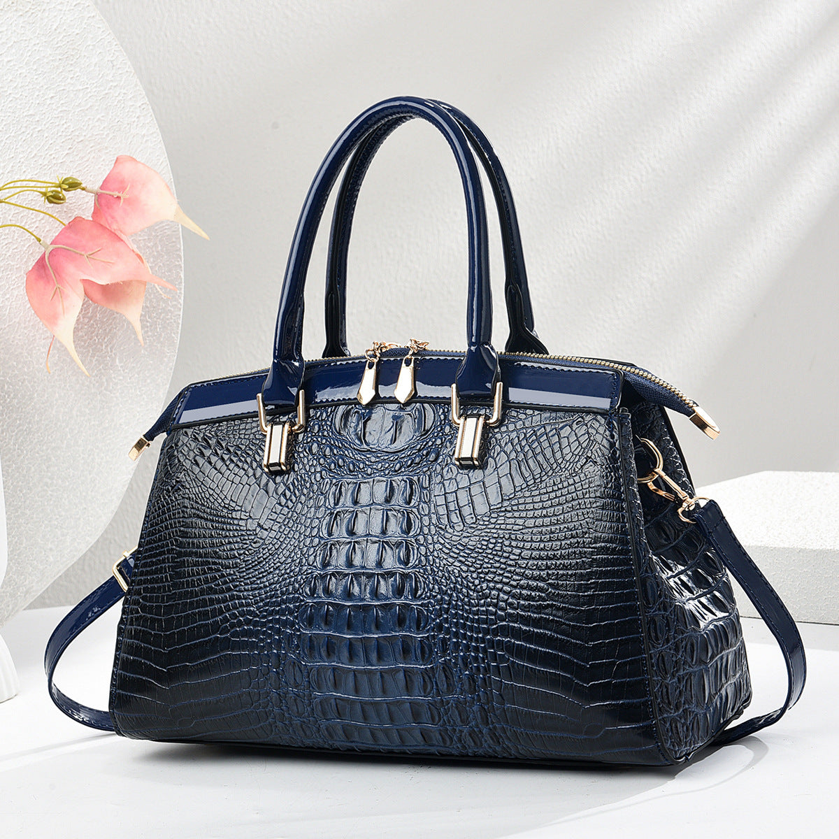 Patent Leather Large-Capacity Commuter Handbag Style