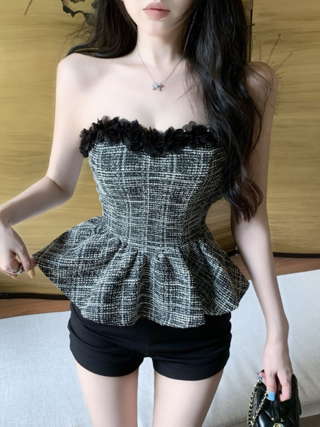A Chic Short Strapless Top With Delicate Lace Trim In A Chanel-inspired Style