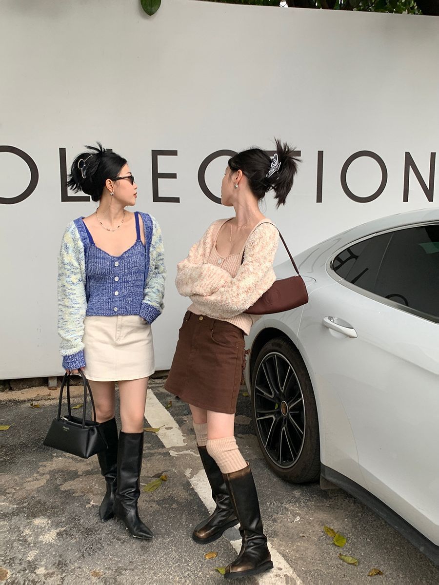 Wear A Cardigan Coat Sweater In Autumn And Winter