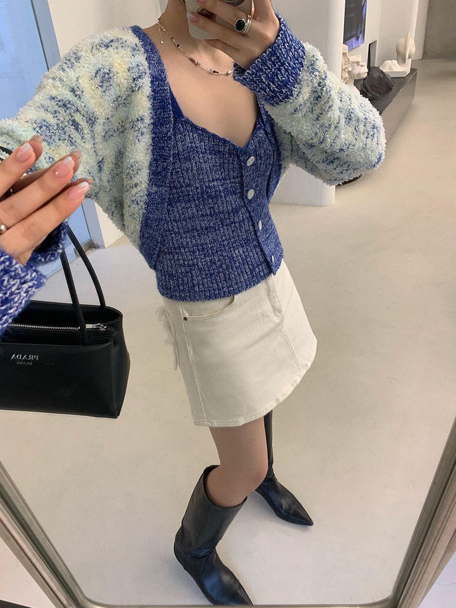 Wear A Cardigan Coat Sweater In Autumn And Winter