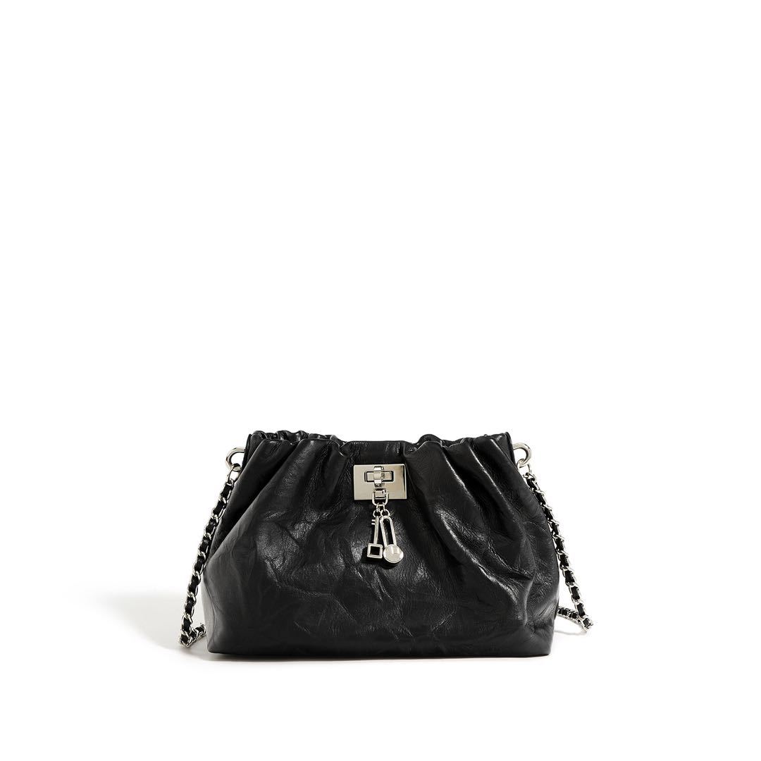 Leather Folds Cloud Bag Retro High-grade Temperament Lock