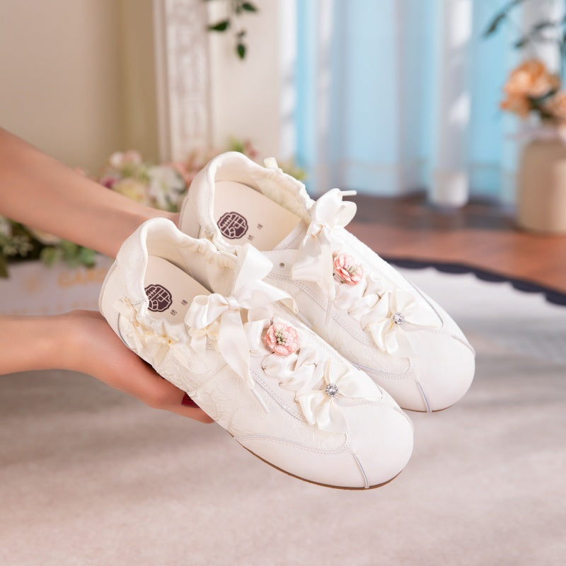 Versatile Sports Shoes