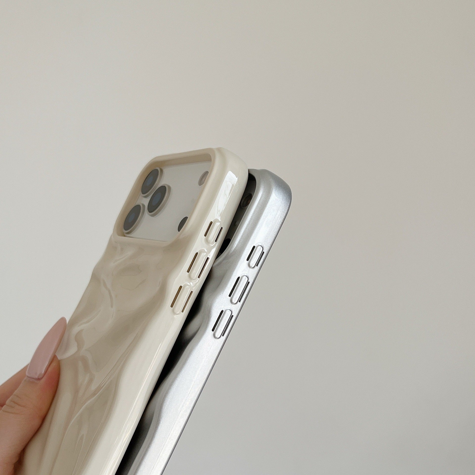 High-grade Cream White Pleated Pattern Phone Case