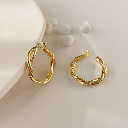 Simple temperament twist silver needle ear ring