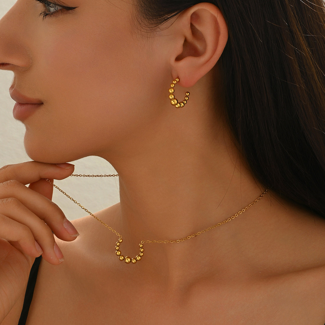 Lxalry Golden Jewelry Set - Crescent Pendant Necklace &amp; Earrings, Minimalist Metal Accessories, Elegant Everyday Jewelry, Perfect For Black Outfits, Dainty Clavicle Chain