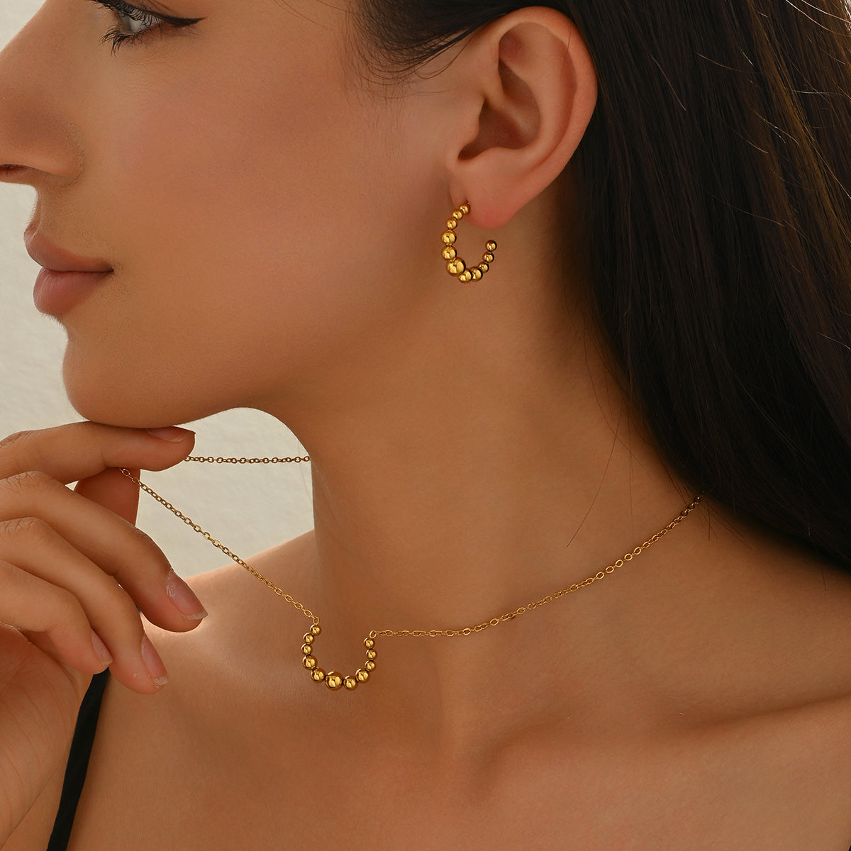 Lxalry Golden Jewelry Set - Crescent Pendant Necklace &amp; Earrings, Minimalist Metal Accessories, Elegant Everyday Jewelry, Perfect For Black Outfits, Dainty Clavicle Chain