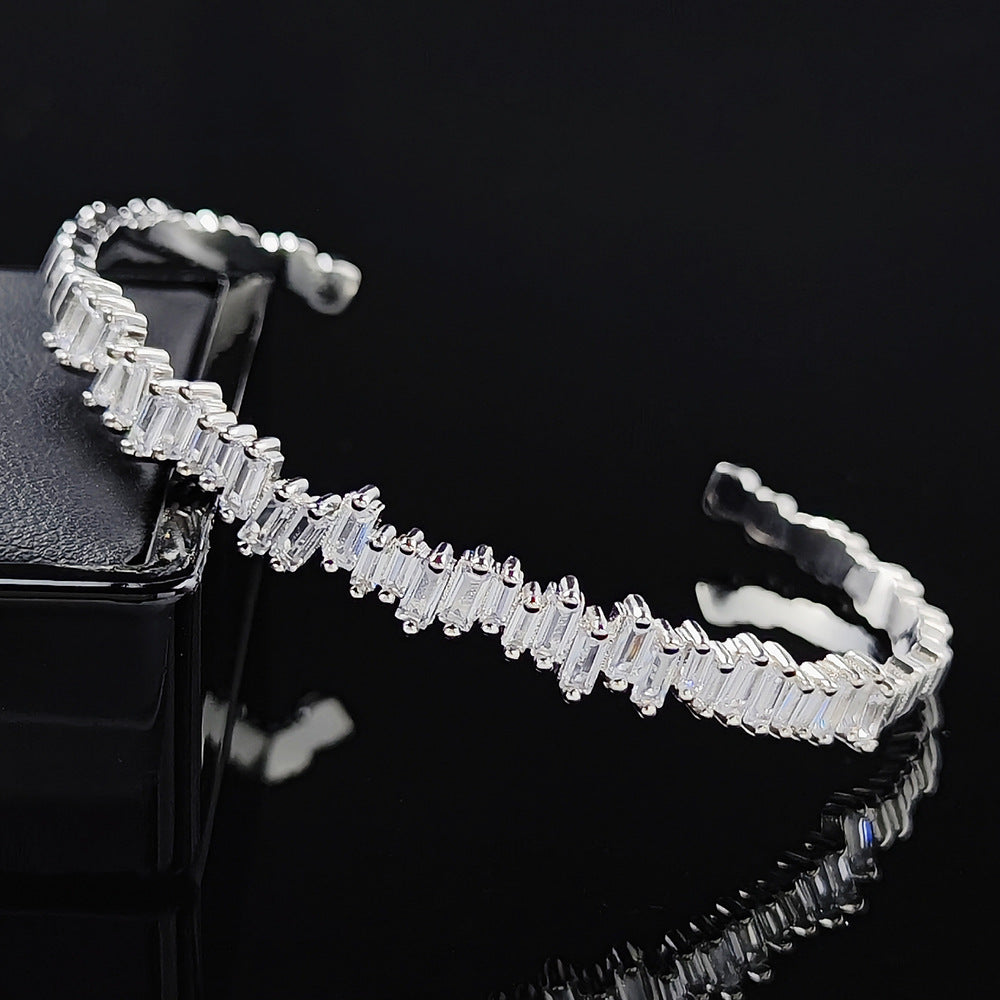 Zircon Women&