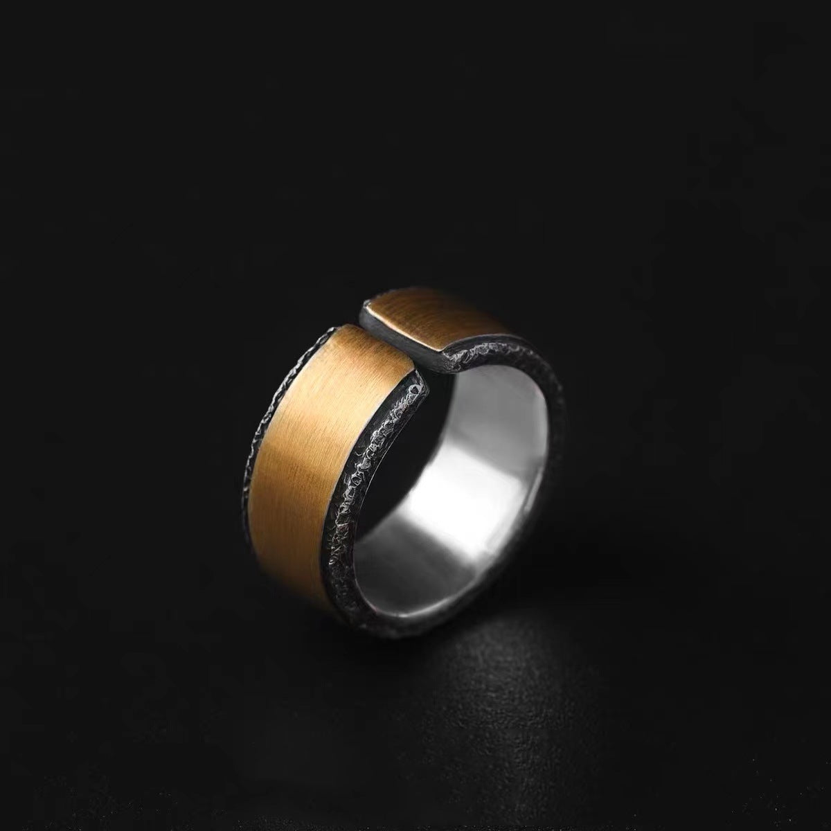 Chiba Retro Light Ring Simple Ring