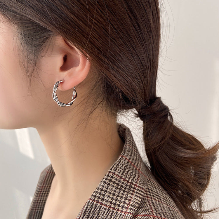 Simple temperament twist silver needle ear ring