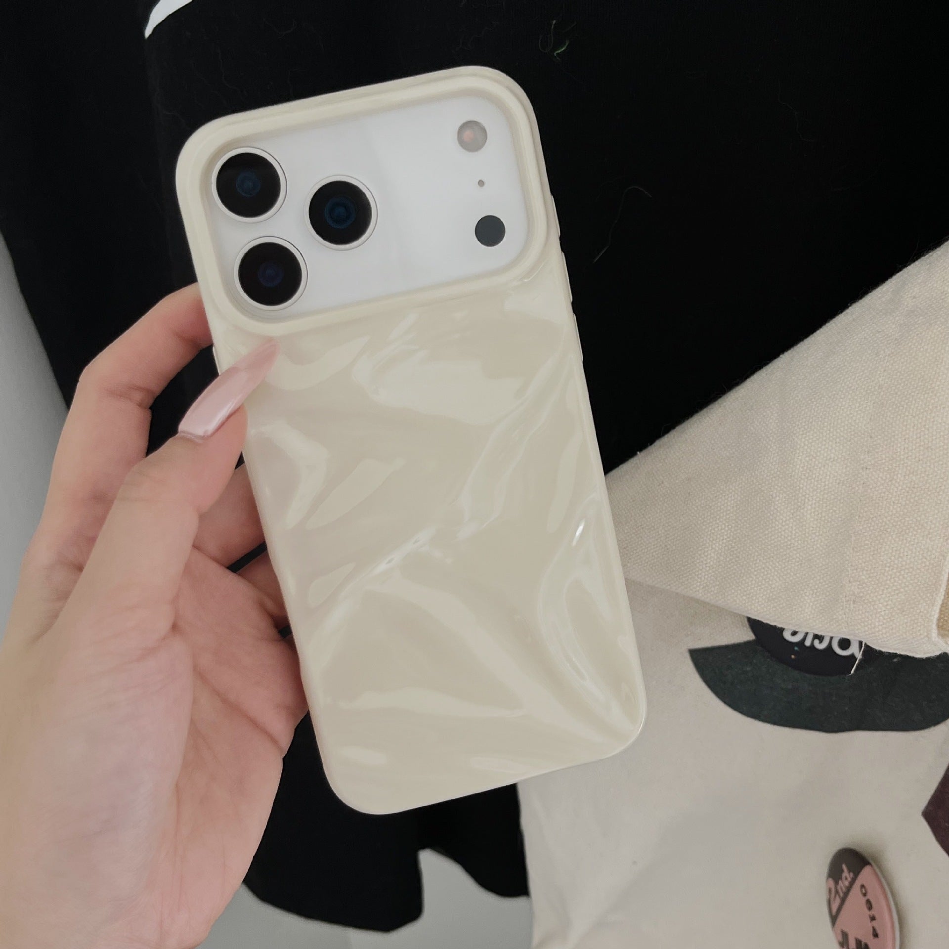 High-grade Cream White Pleated Pattern Phone Case