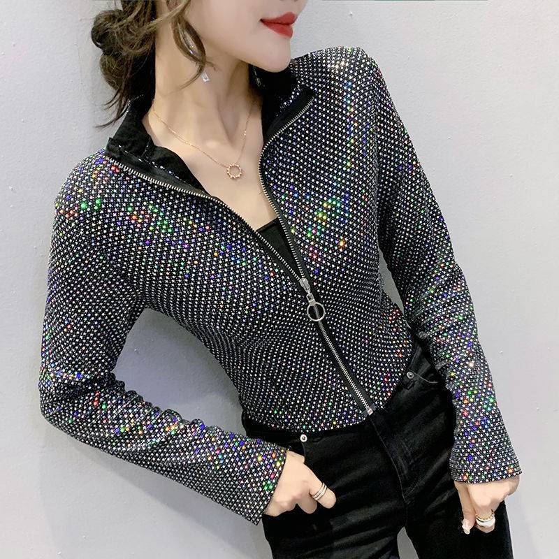 The Woman With The Short Coat Of Glitter