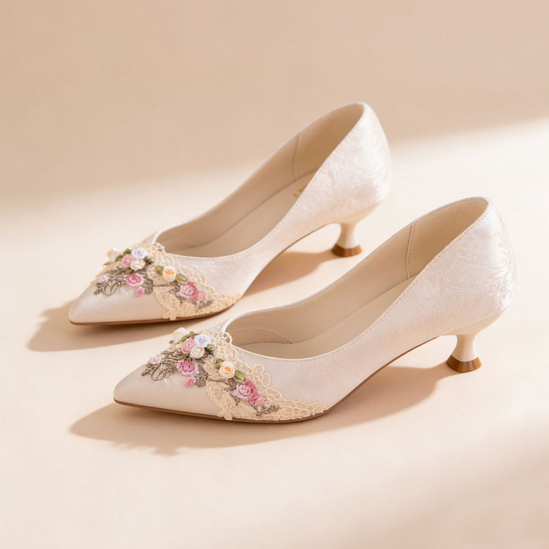 Mint-colored Jacquard Pointed Kitten Heels And Women&