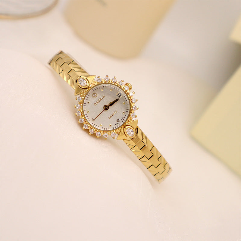 Exquisite Vintage Jewelry High Sense Precision 5A Diamond Embossed Bracelet Temperament Quartz Small Golden Watch Wholesale