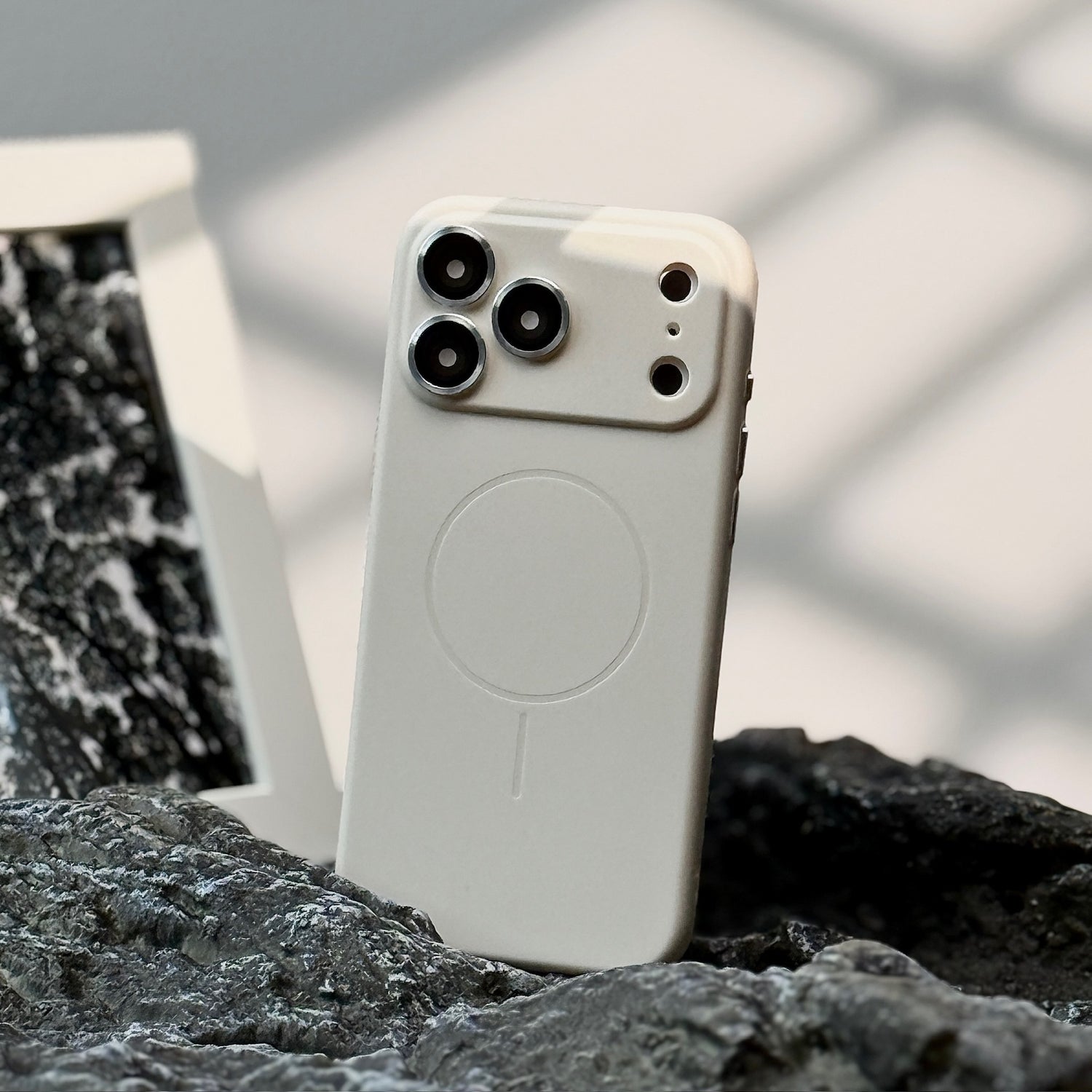 Frosted Skin Feeling Magnetic Suction Phone Case Lens Protector All-inclusive Drop-resistant