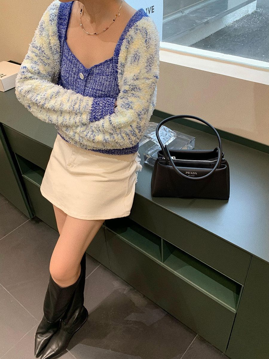 Wear A Cardigan Coat Sweater In Autumn And Winter