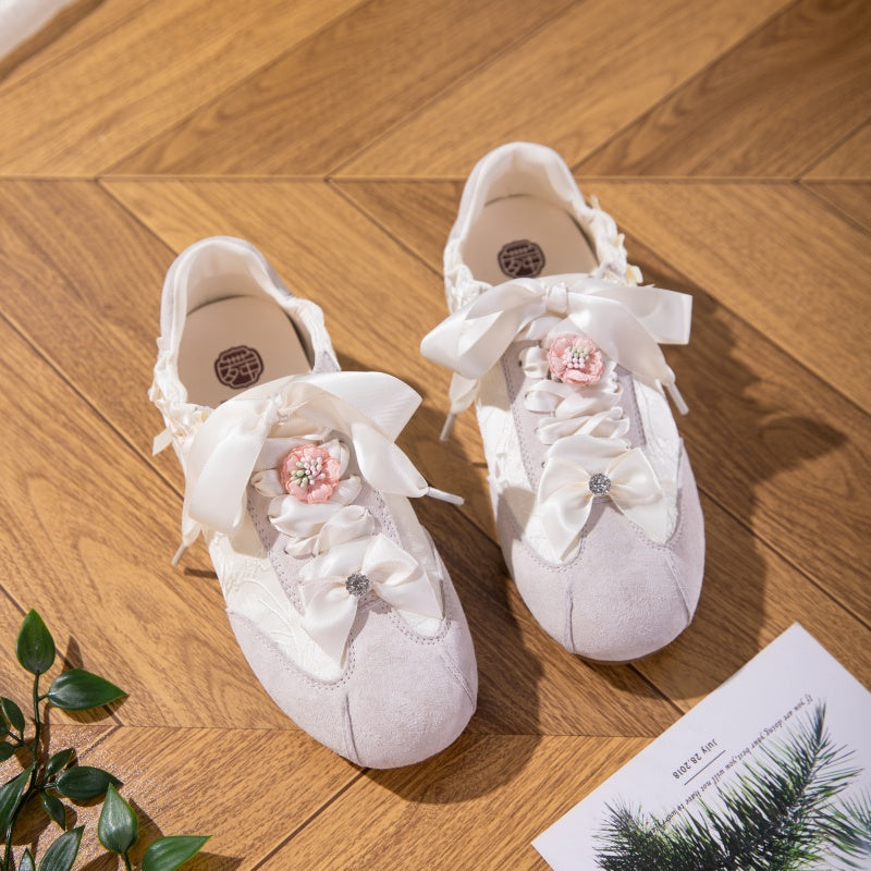 Versatile Sports Shoes