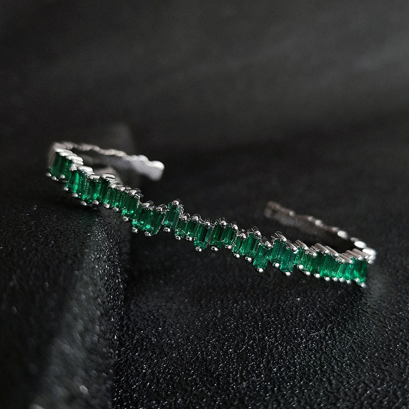 Zircon Women&