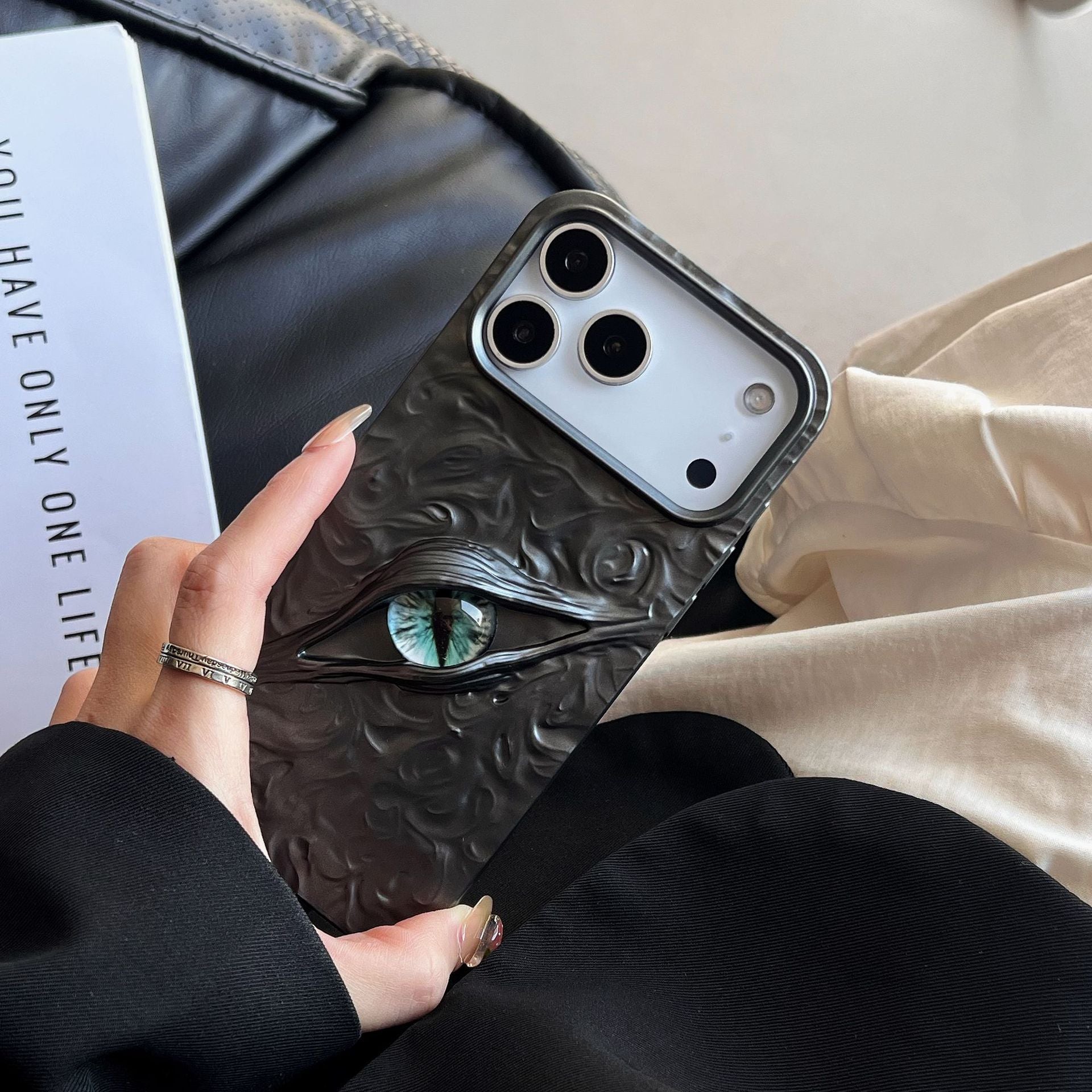 High-grade Electroplated Tin Paper Pattern Stereo Eyes Phone Case