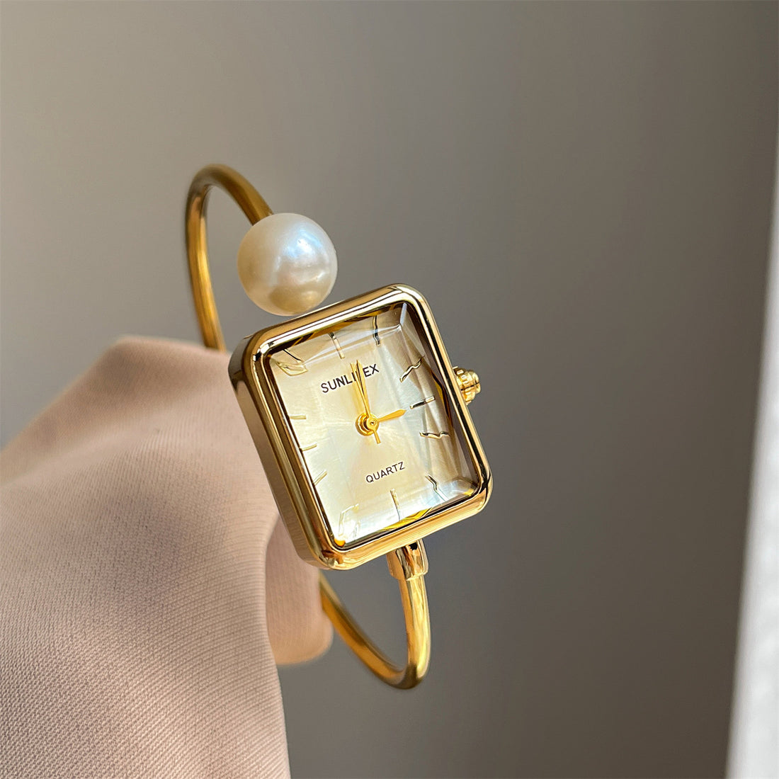 Gold Square Pearl Women&