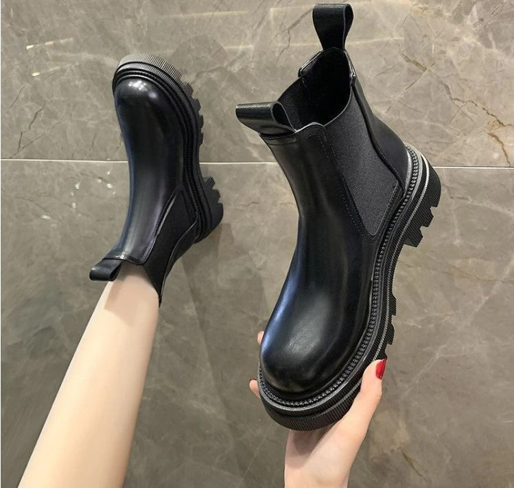 Round Toe Thick-soled Fashion Chimney And Fleece Ankle Boots