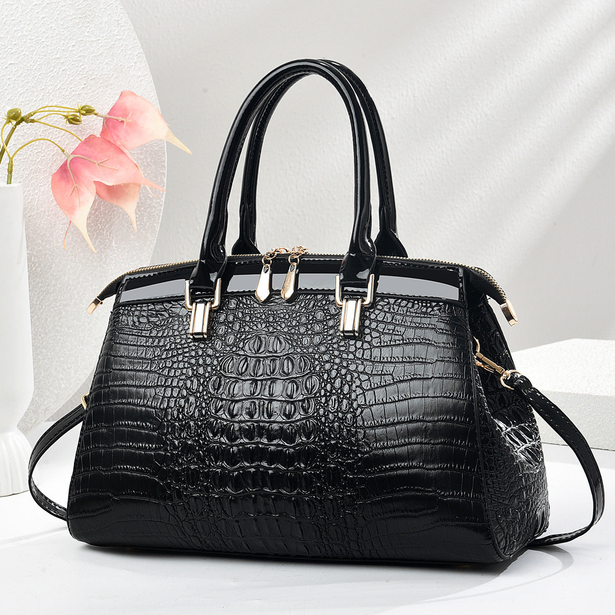 Patent Leather Large-Capacity Commuter Handbag Style