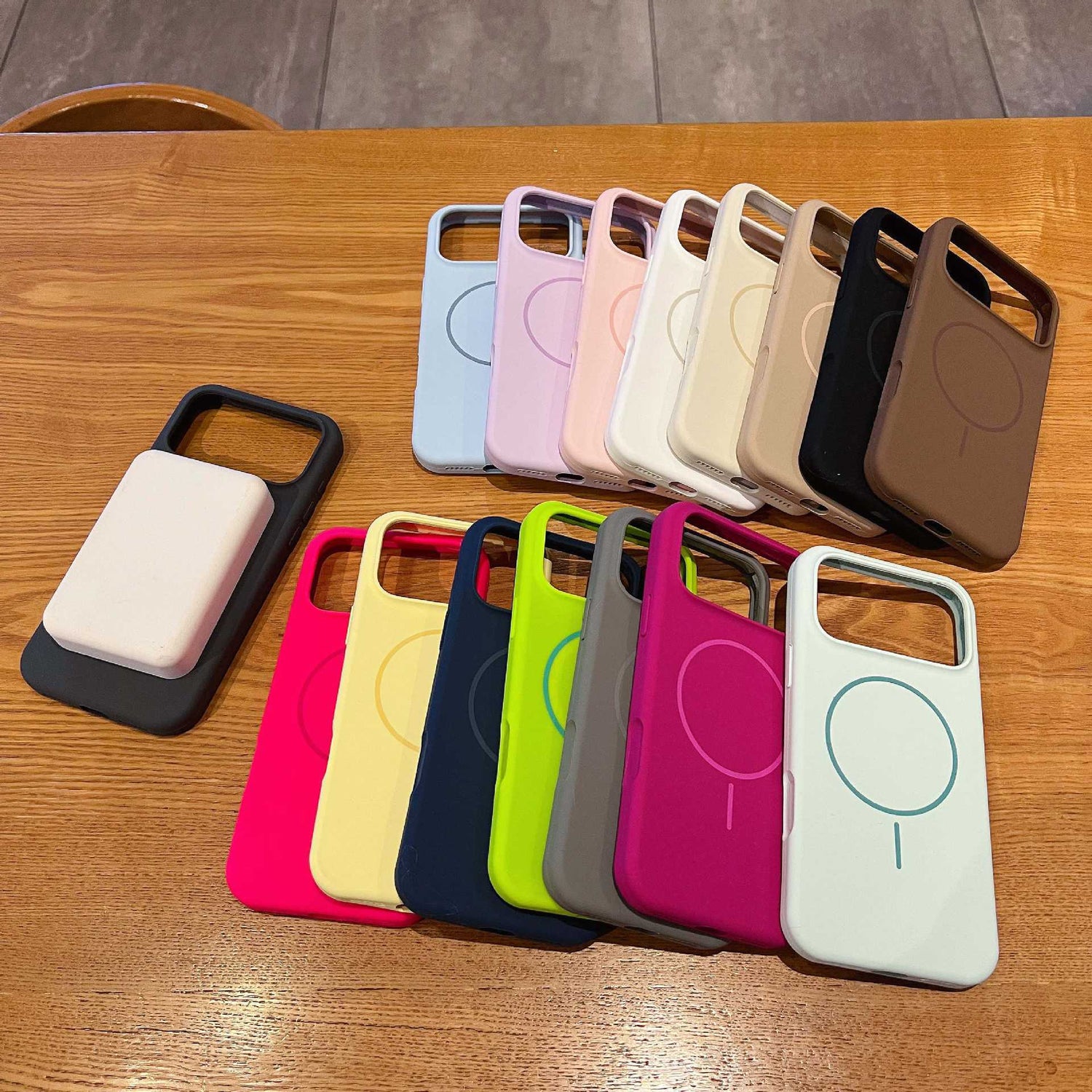 Simple Large Hole Fine Circle Silicone Magnetic Phone Case